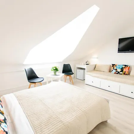 Goscinne Abelard 홈스테이 우스트 노리 모르스키